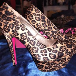 NWT And Box Qupid 6" Leopard Print Cone Heels  Size 10 
