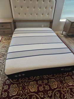 Like-New Queen Serta iSeries Mattress + Ease Adjustable Base