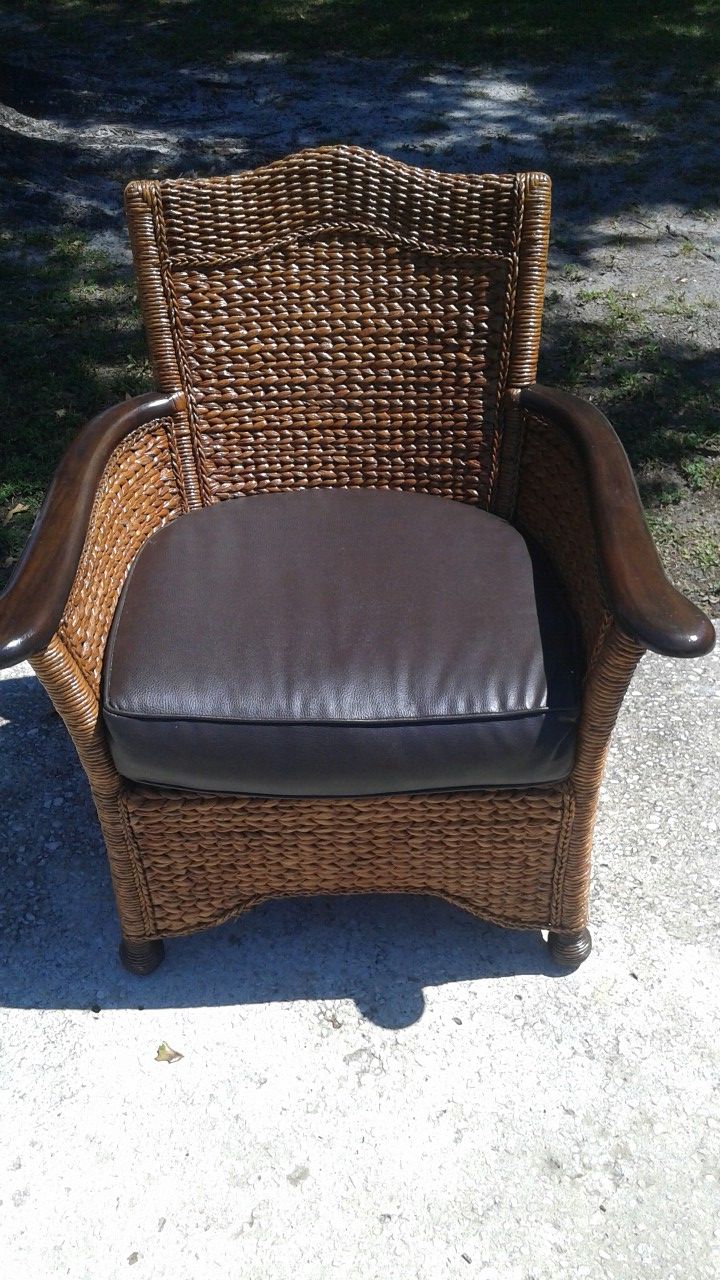 Pier one hotsell banana leaf chair