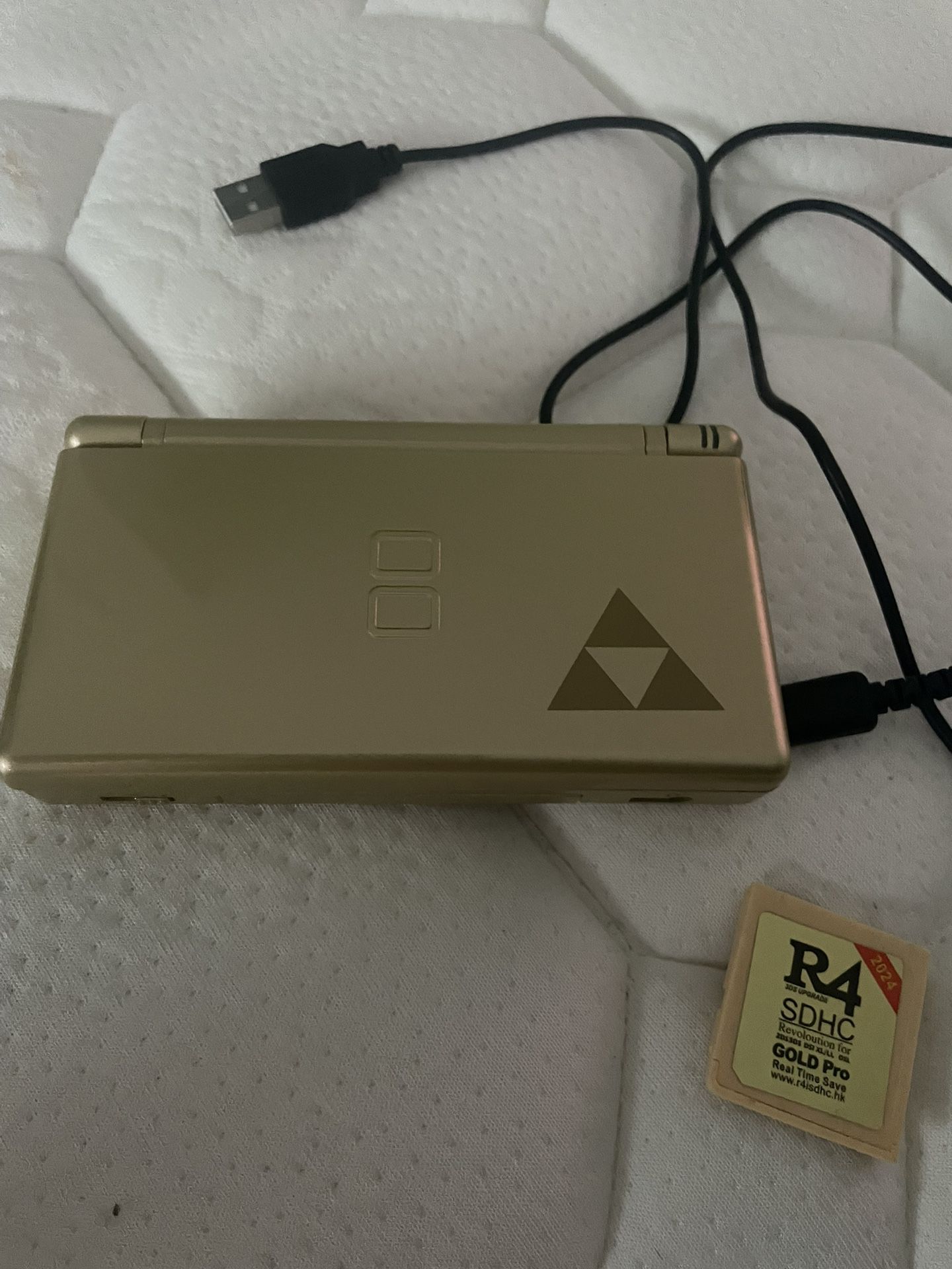 Mint Ds Lite System With 500 Games