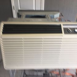 G E Air Conditioner 6,200 BTU  New