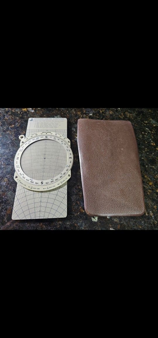 Vintage Jeppesen CSG-8A Metal Flight Slide Graphic Computer with leather case