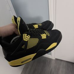 Jordan 4 Yellow Lightning 