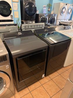 Washer and dryer Frigidaire