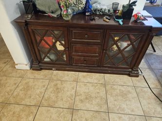 muebles  y chmenea buenas condicionrs