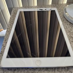 Apple iPad Air 16GB WiFi MD785LL/A Silver A1474