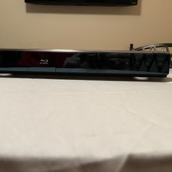 LG BD–390 Network Blu-ray Player (No Remote)