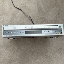 Sony SLV-D100 DVD-VCR Combo