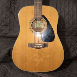 Yamaha SCF08 Guitar