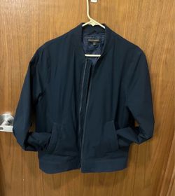 Windbreaker-Size: Small, Banana Republic, Lightweight, Navy Blue Polyester Jacket. In Very Good Condition. Comes From a Smoke Free & Pet Free Home !!