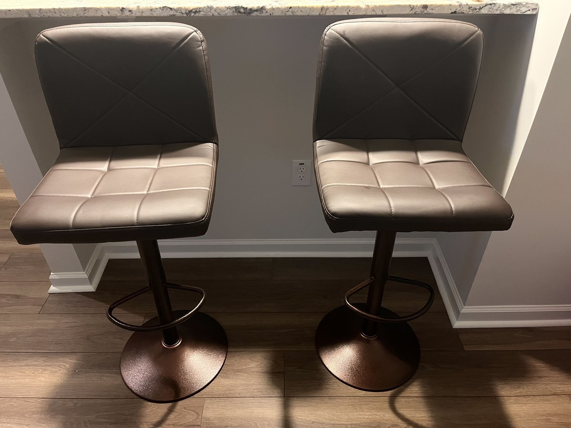 Counter-height Bar Stools