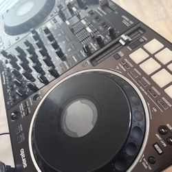 Pioneer DDJ 1000 srt Dj controller for sell! LIKE NEW!