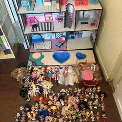 lol Doll House As It Is , 11 Big Dolls And Like 70 Small Plus Accessories