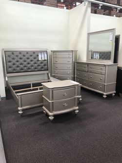 BEDROOM SET