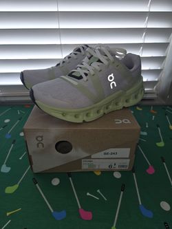 Women's ON Cloud Shoes size 6