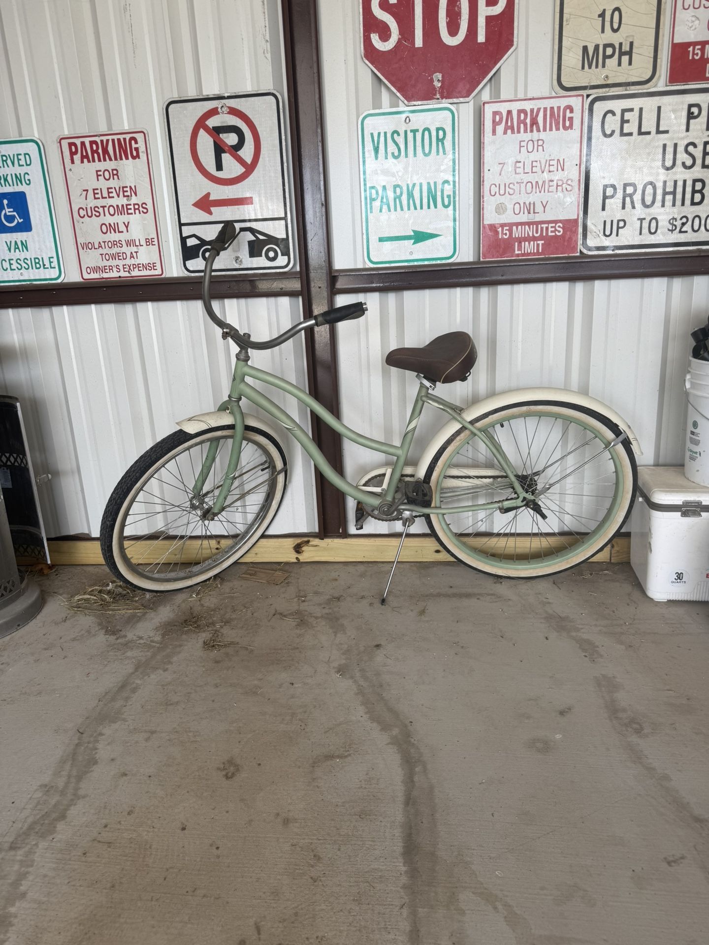 Women’s Huffy Bike
