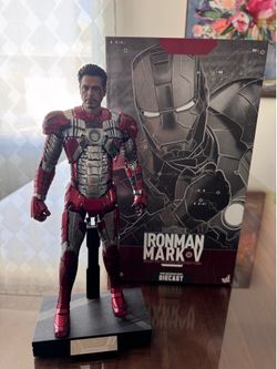 Hot Toys MK V 1/6 Scale