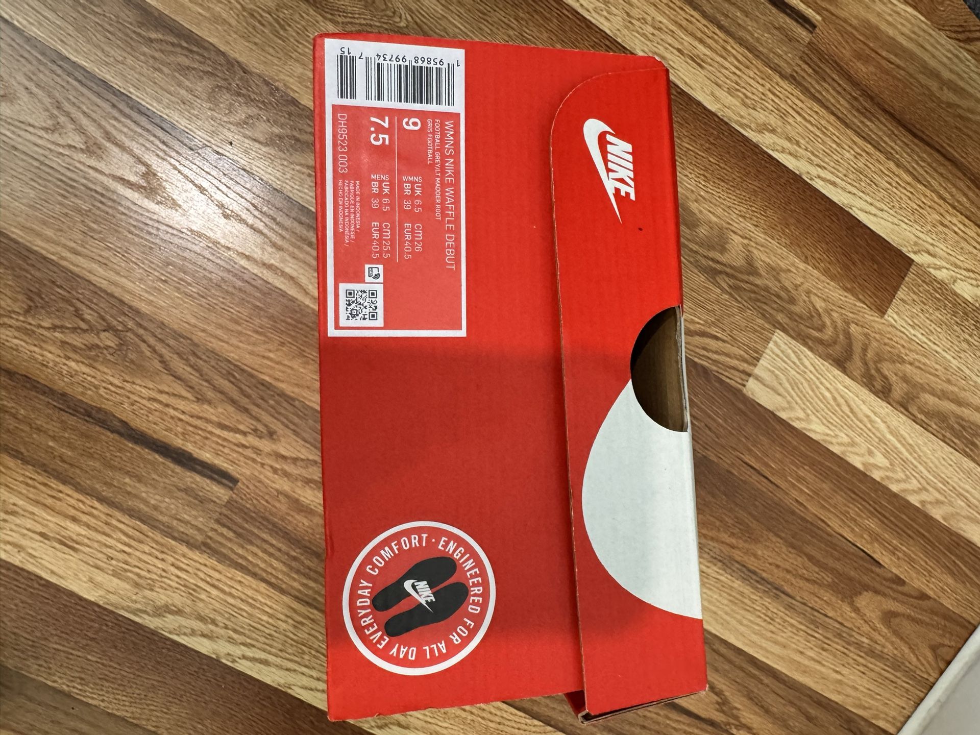 Nike Waffle debut 