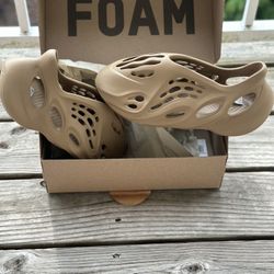 BRAND NEW YEEZY x ADIDAS FOAM RNR “CLAY TAUPE” FOR SALE!!! MEN SIZE 9 $190