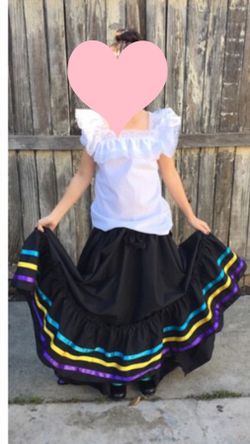 Folklorico skirt size small