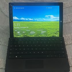 Microsoft Surface (Model 1645) – Works Great! Chipped Screen – Includes Keyboard