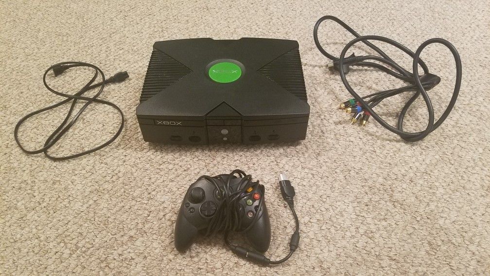 Original Xbox with power and input cords and one controller