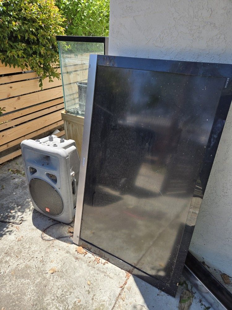 Free Fish Tank TV Speaker