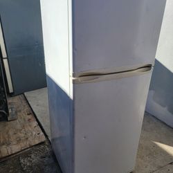 Looking For Aparment Size Fridge  