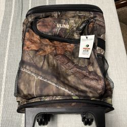 Brand New Mossy Oak Camo Rolling Cooler with Pull Handle Holds 30 Cans