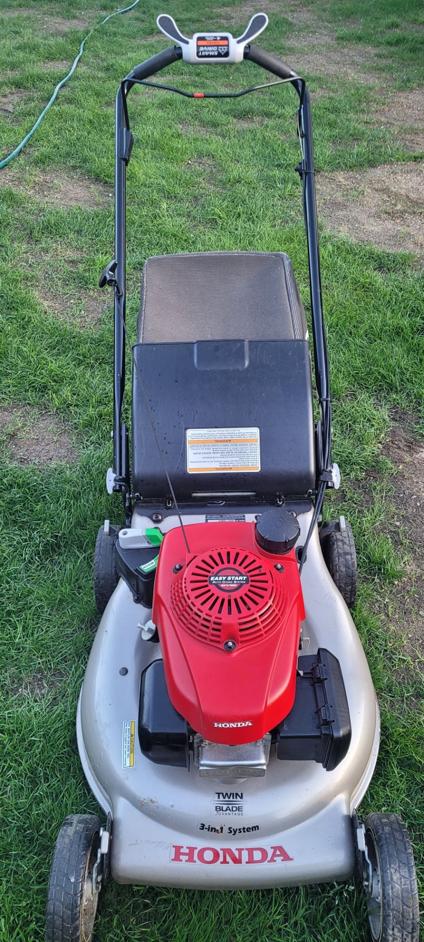 HONDA SELF PROPELLED LAWN MOWER.