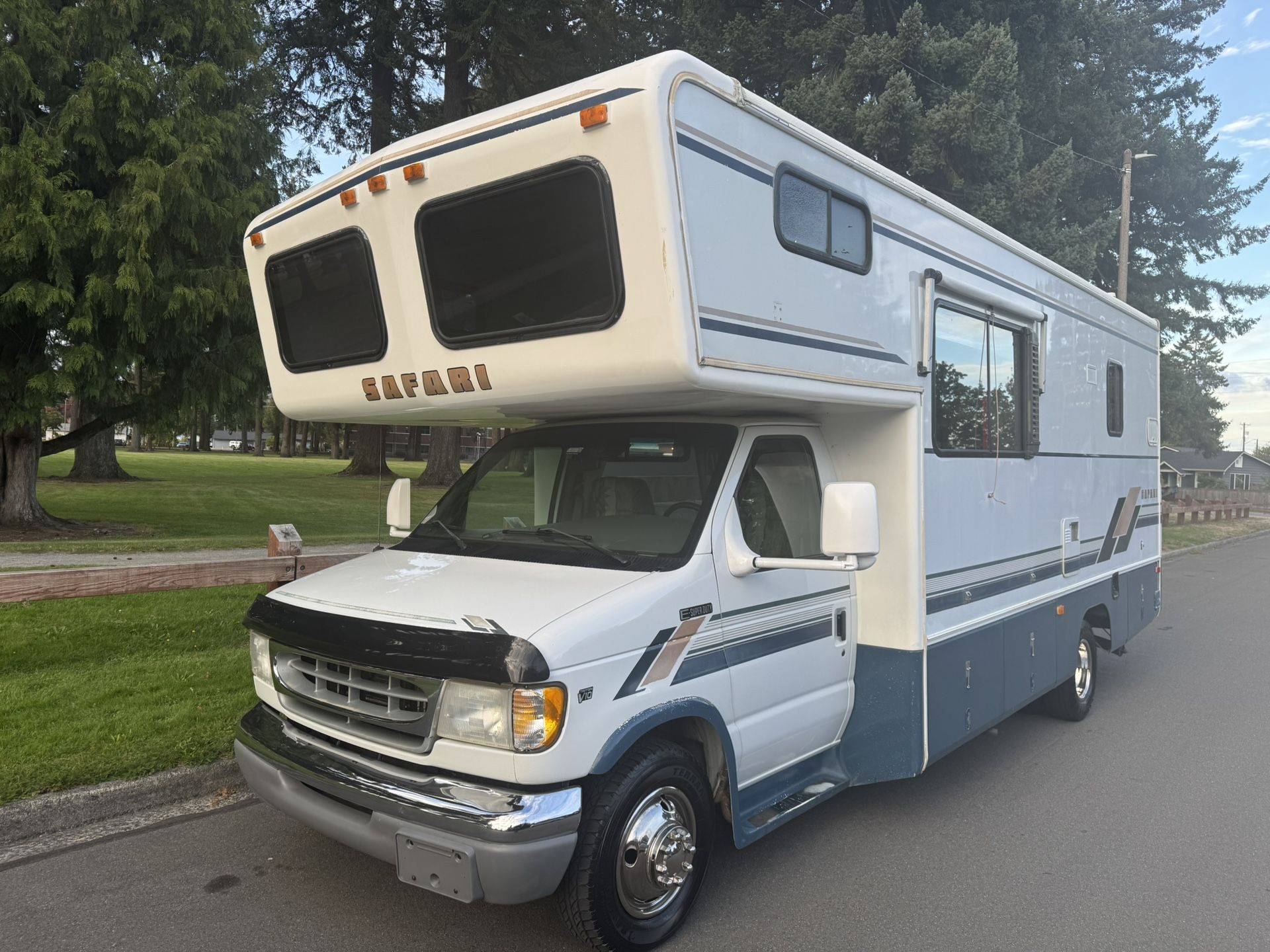 1998 Safari 24ft class c motorhome