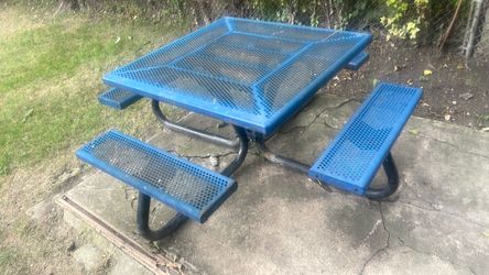 8 people yard bench