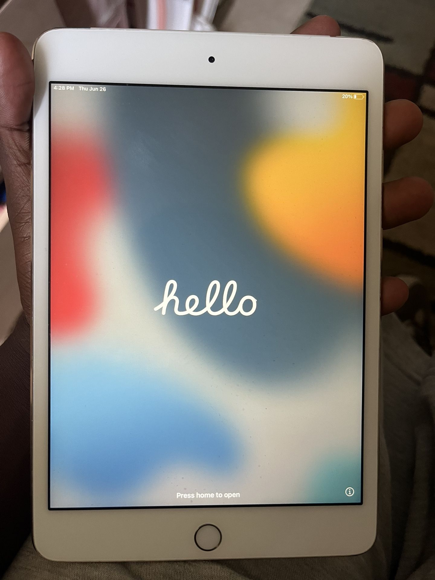 Small iPad (iCloud Locked)