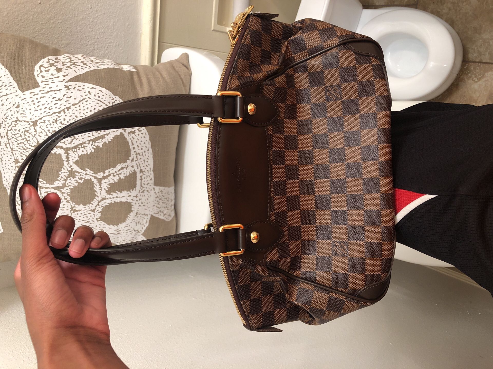 Louis Vuitton Paris for Sale in Moore, OK - OfferUp