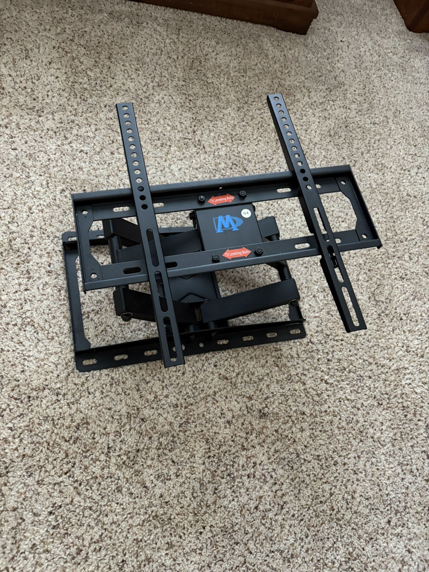 Full Motion 32”-65” TV Wall mount
