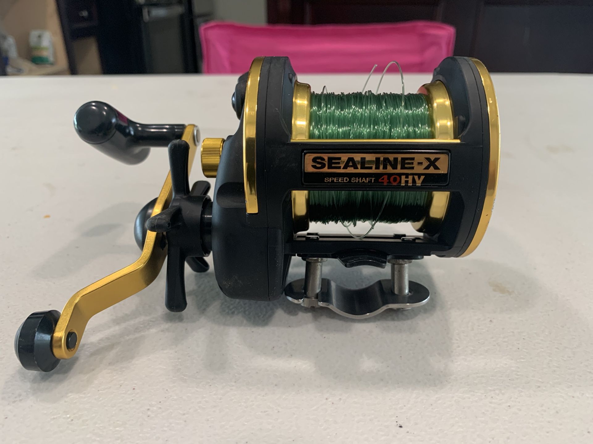 Daiwa x40hv like new fishing yellowtail