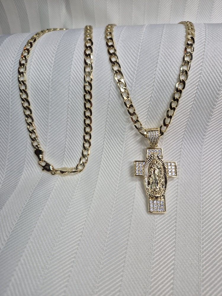 Beautiful Virgen Mary Charm with Chain 35$ 14K Gold Laminated Hypoallergenic Waterproof Non Tarnish Exelent Quality
