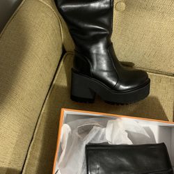 Womens Boots Size 8