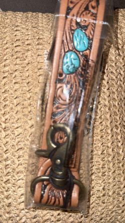 Myra lanyard