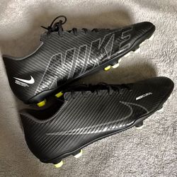 Nike Mercurial vapor 10.5 cleats 