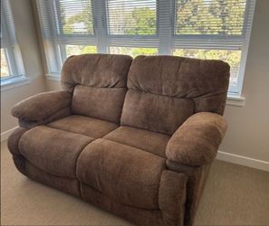FREE COUCHES MUST PICK UP TODAY