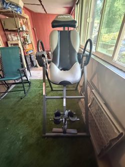 Innova inversion table