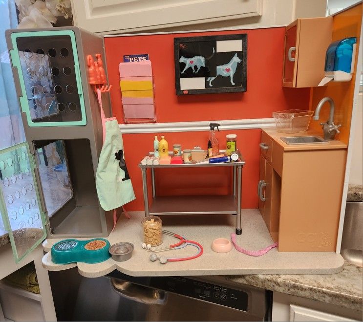 OG Pet Vet Clinic & 4 Plush Dogs + Accessories 