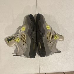 Jordan 4s RETRO  SE NEON  “offer”