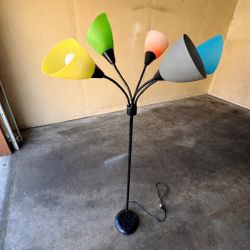 Floor Lamp 5 Head Adjustable  with 5 LED bulbs 