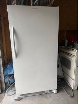 Very nice Frigidaire freezer everything work good only $275