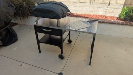 Ooni Koda 16 gas pizza oven + Cuisinart cart