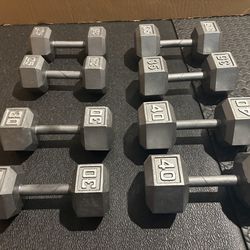 Set of Hex Cast Iron Dumbbells ( heavy) 40#, 35#, 30# and 25 #   In total: 260 pounds.