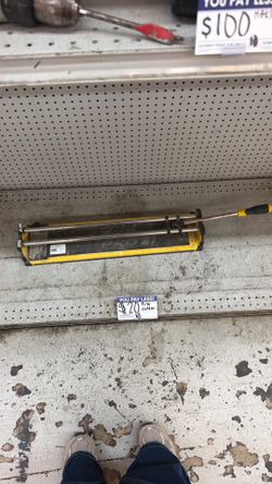Tile cutter