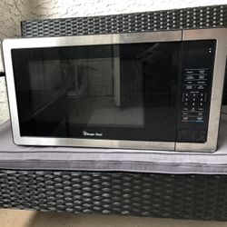 Microwave  Magic Chef 